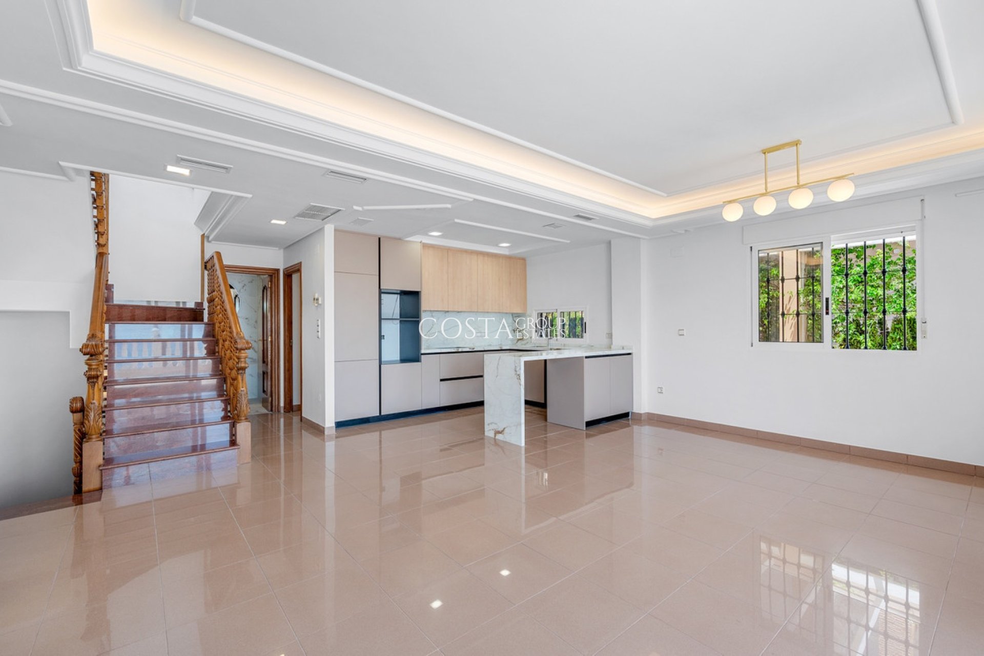 Revente - Villa -
Torrevieja - Torrevieja Centro