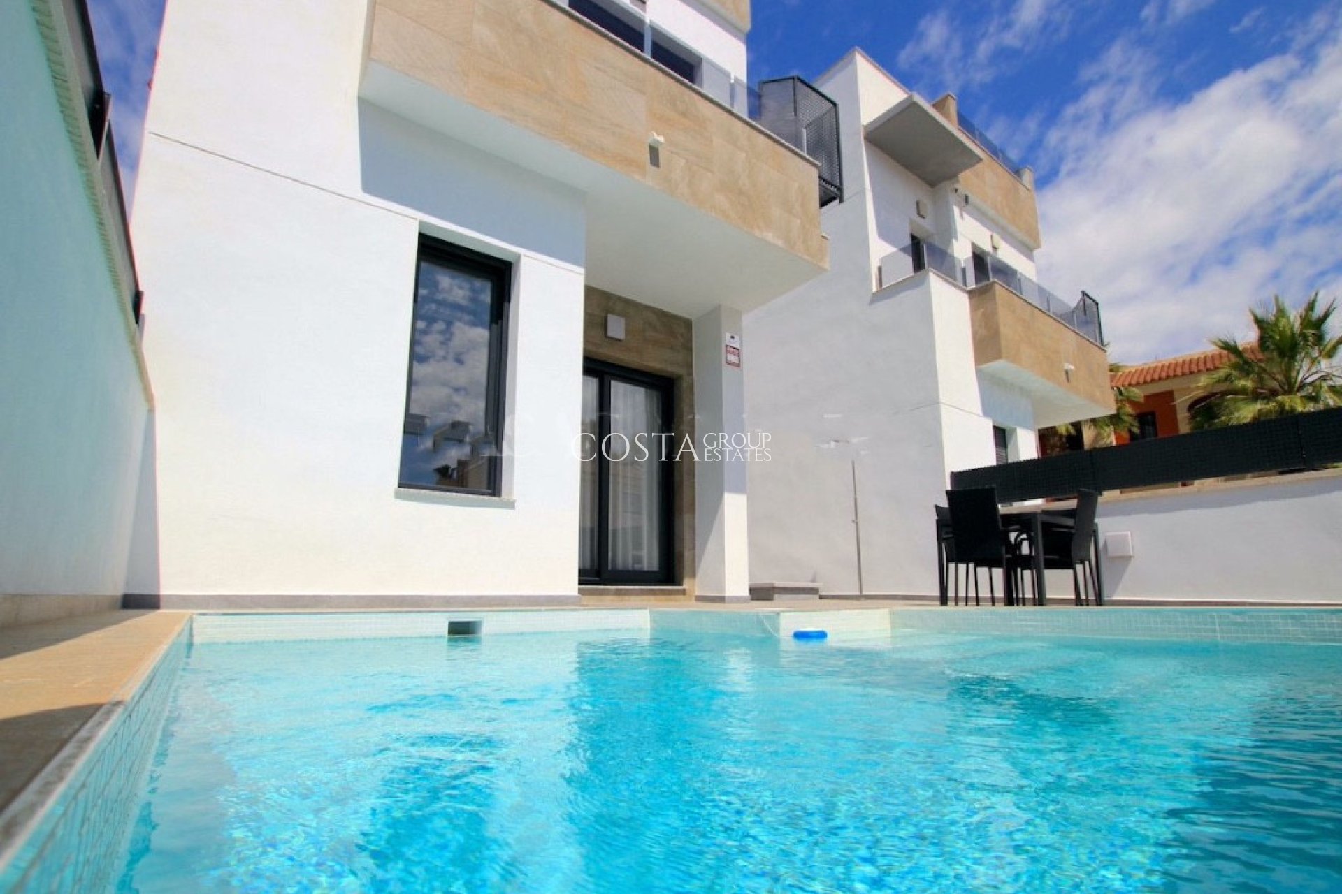 Revente - Villa -
Torrevieja - Torrevieja Centro