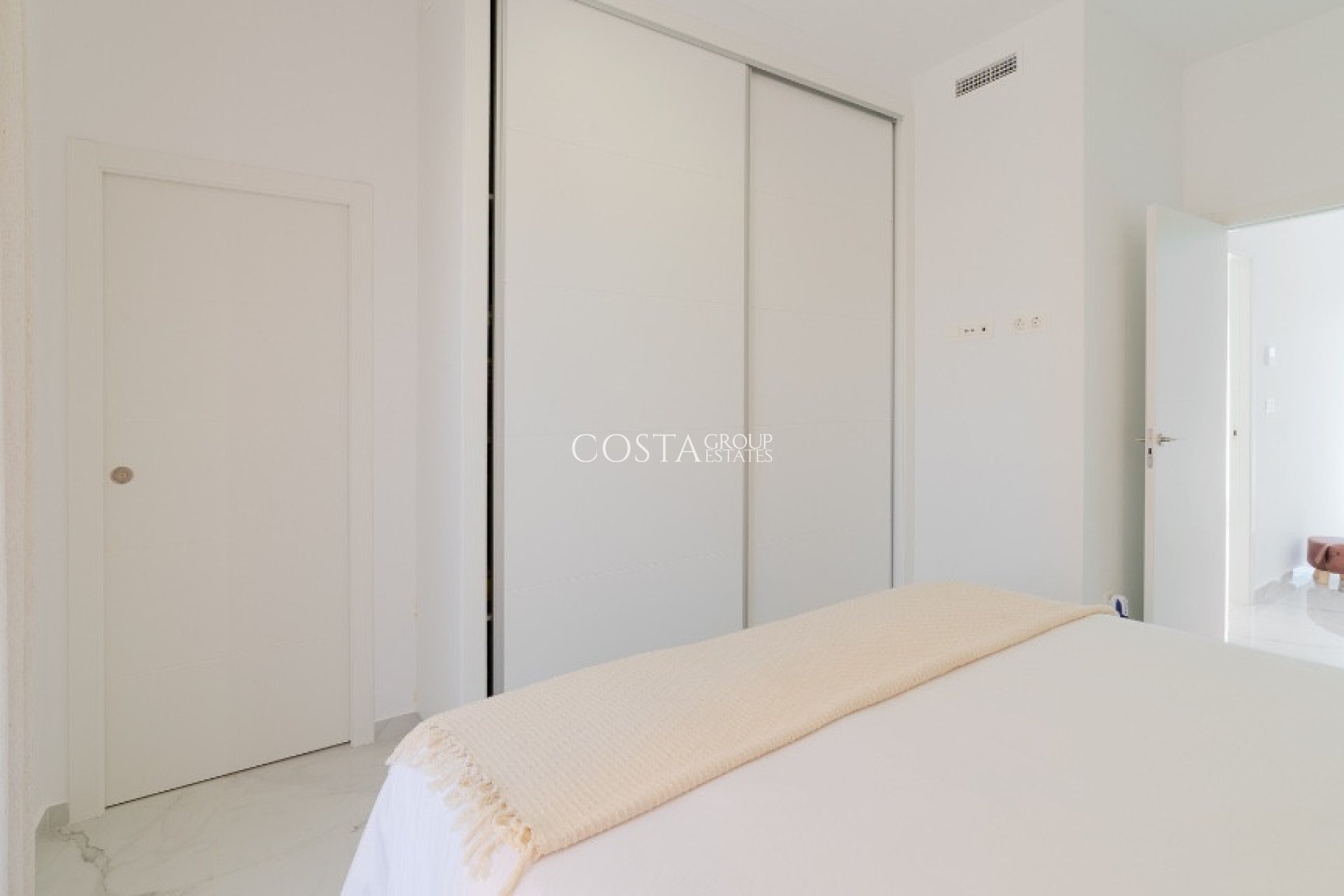 Revente - Villa -
Torrevieja - Torrevieja Centro