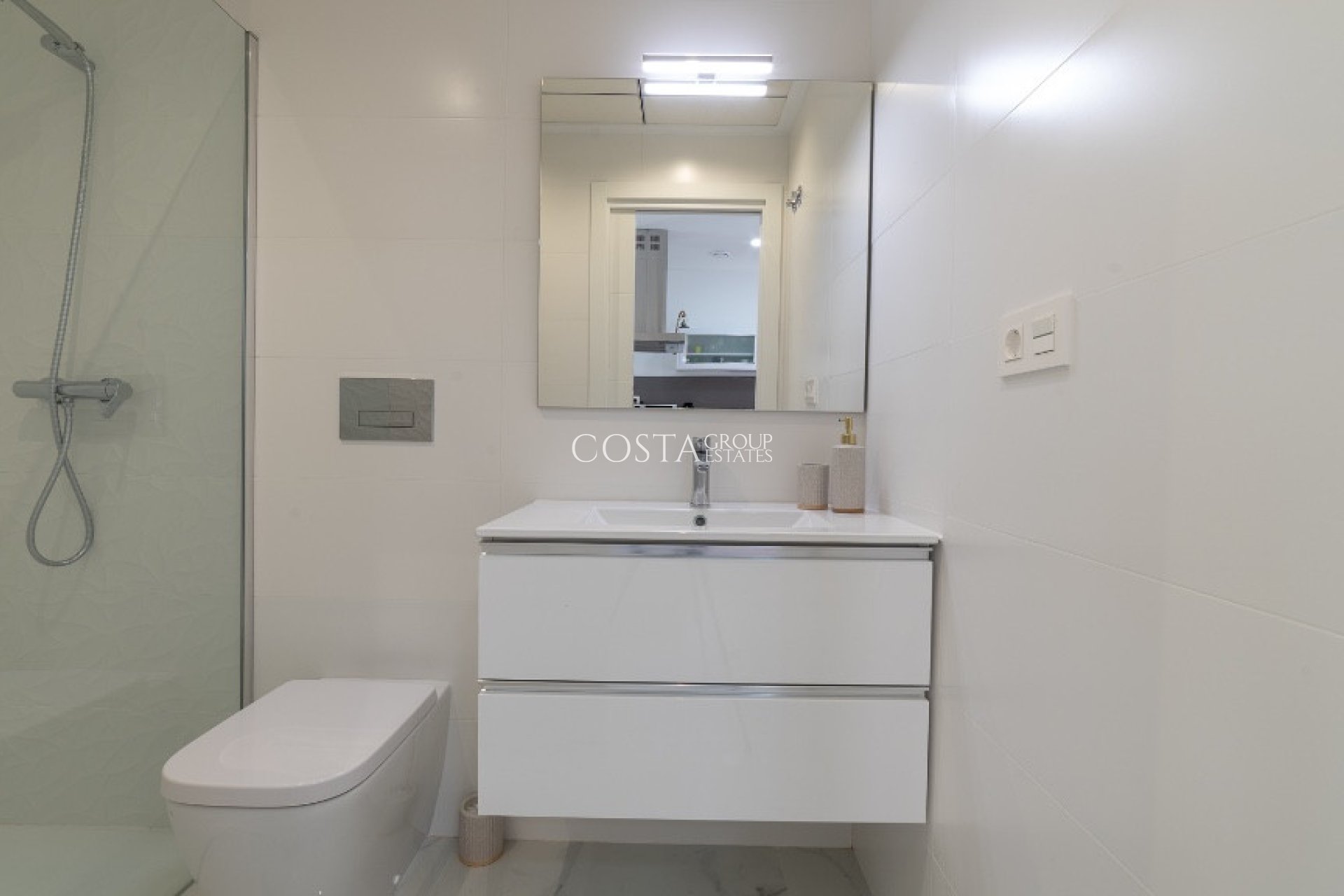 Revente - Villa -
Torrevieja - Torrevieja Centro