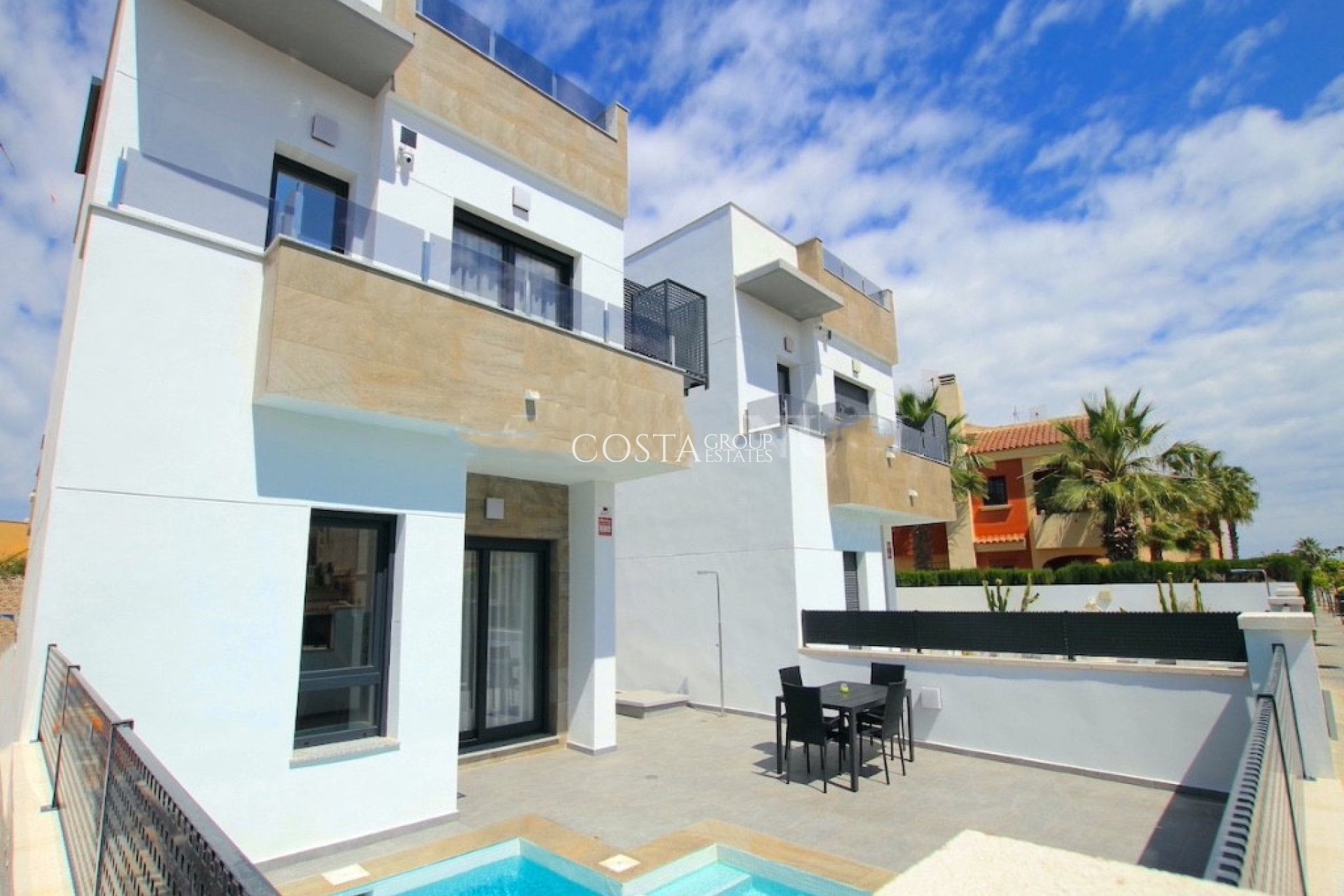 Revente - Villa -
Torrevieja - Torrevieja Centro