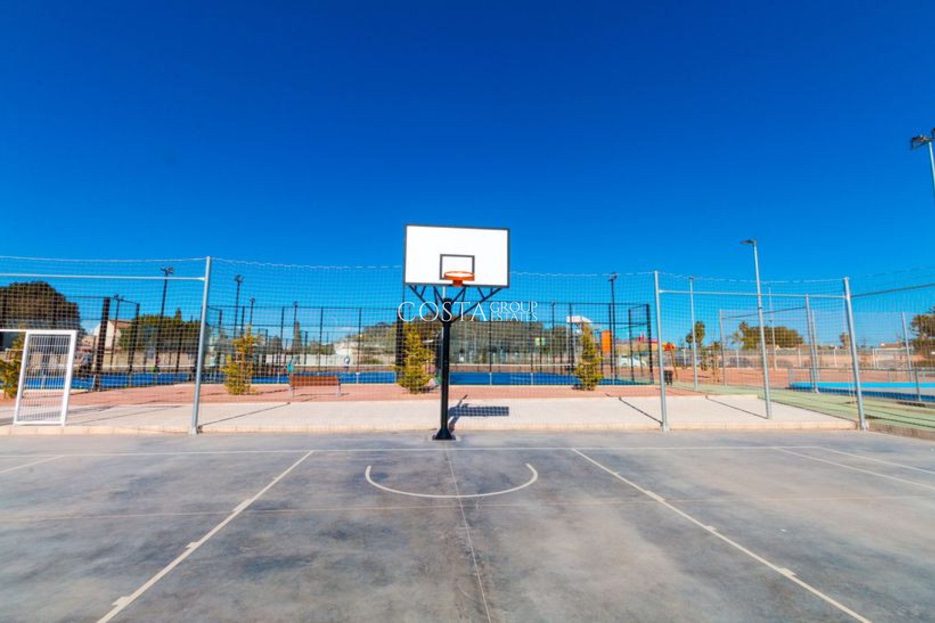 Revente - Villa -
Torrevieja - Torrevieja Centro