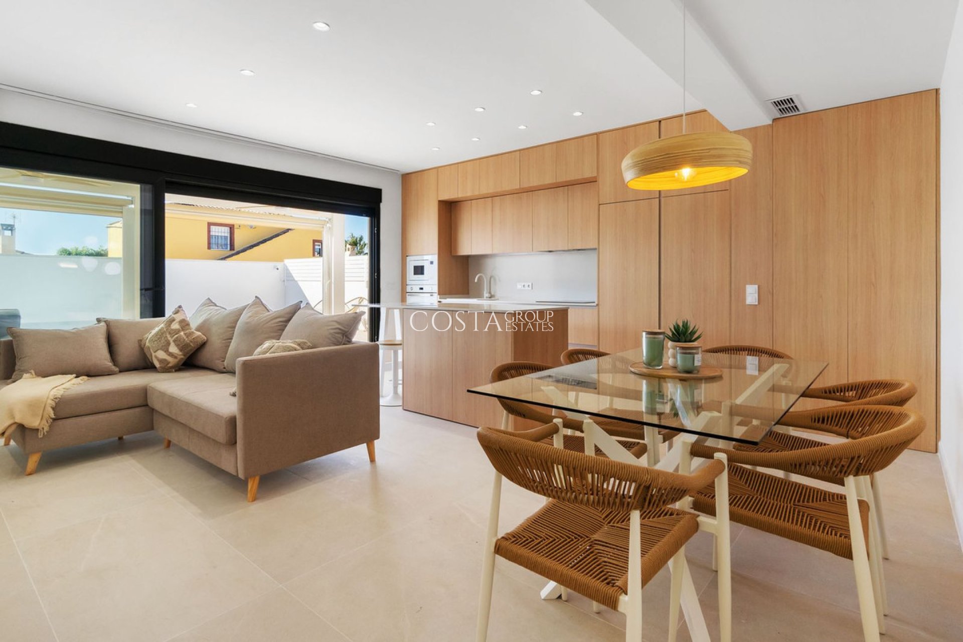 Revente - Villa -
Torrevieja - Torrevieja Centro