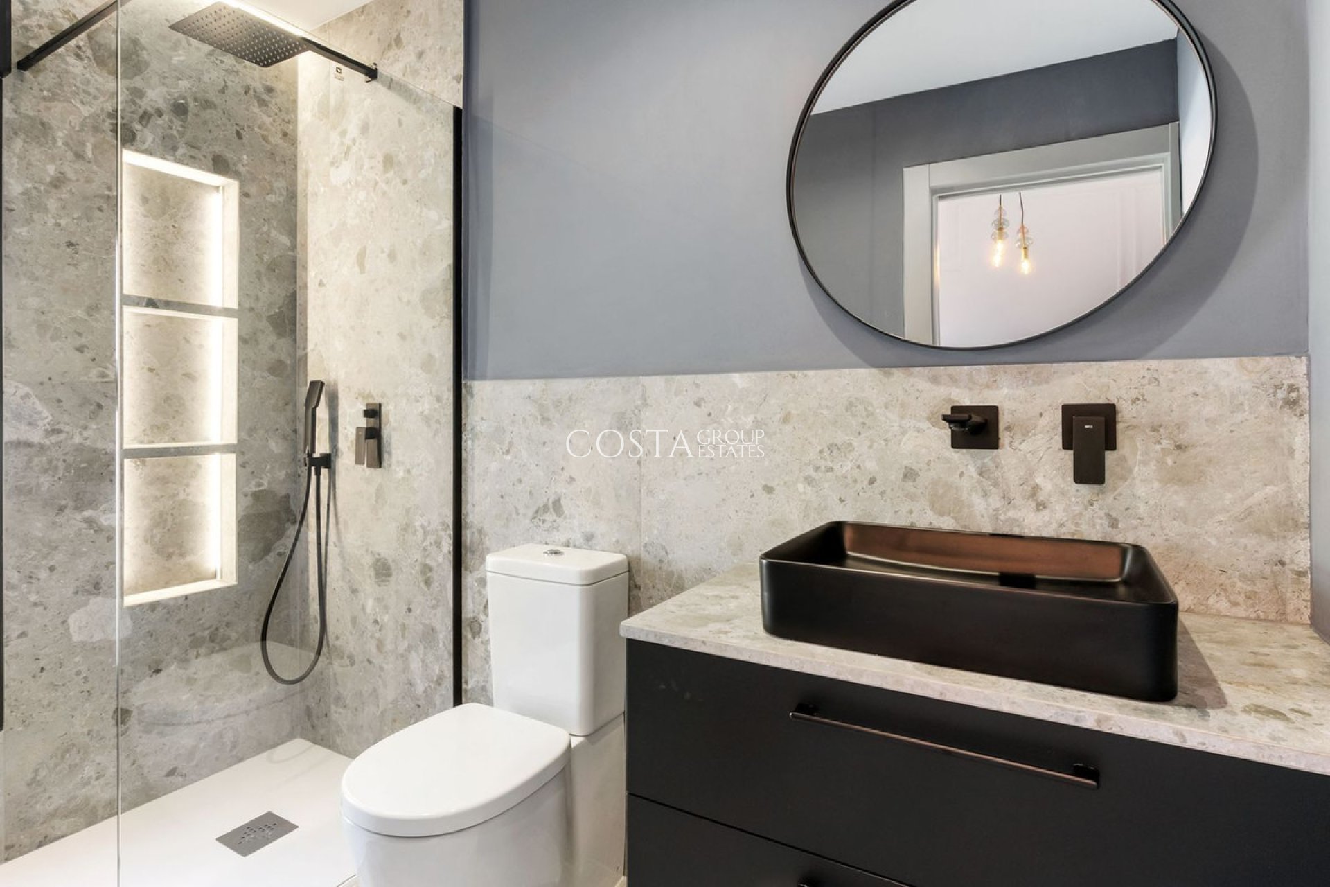 Revente - Villa -
Torrevieja - Torrevieja Centro