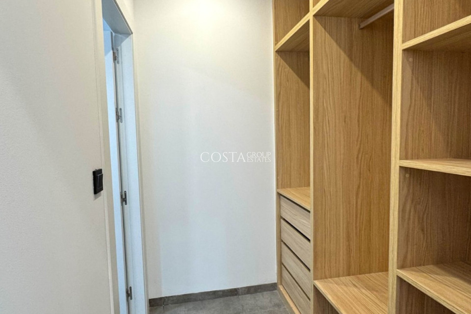 Revente - Villa -
Torrevieja - Torrevieja Centro