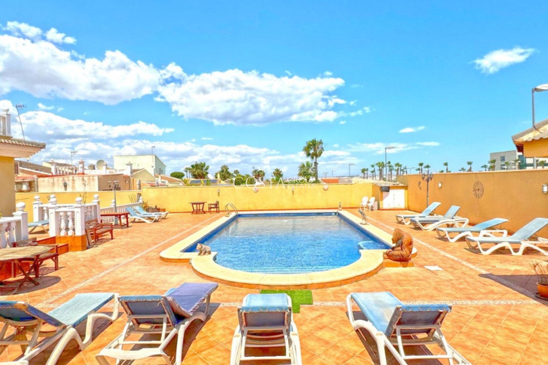 Revente - Villa -
Torrevieja - Torrevieja Centro