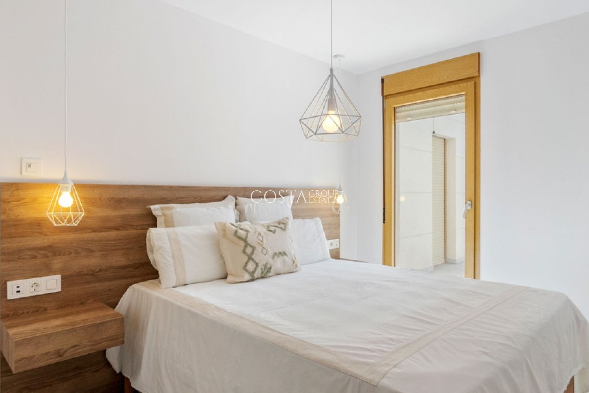 Revente - Villa -
Torrevieja - Torrevieja Centro