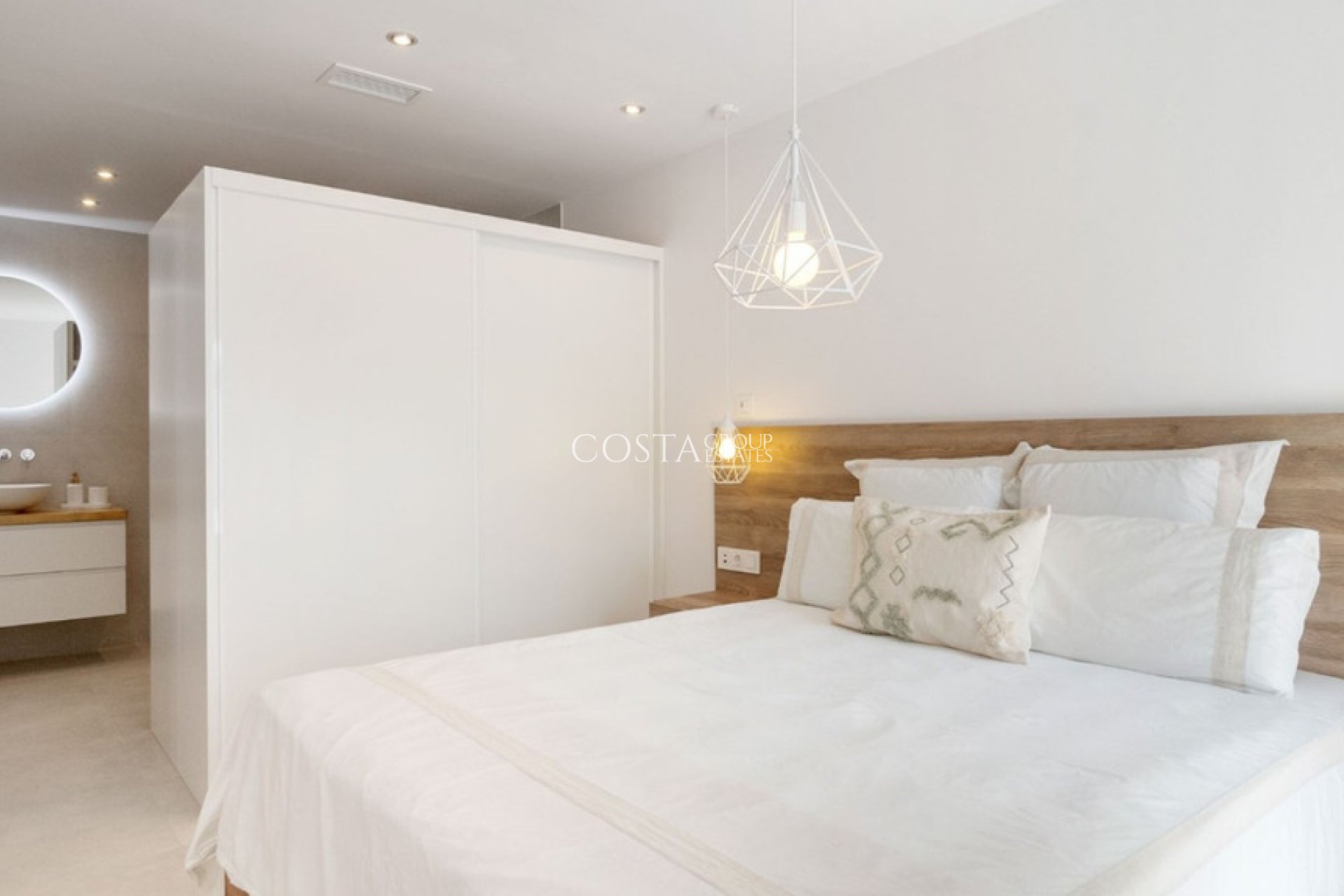 Revente - Villa -
Torrevieja - Torrevieja Centro