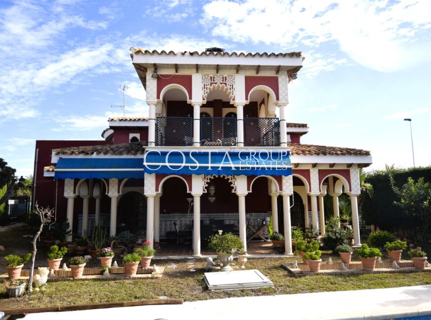 Revente - Villa -
Torrevieja - Torrevieja Centro