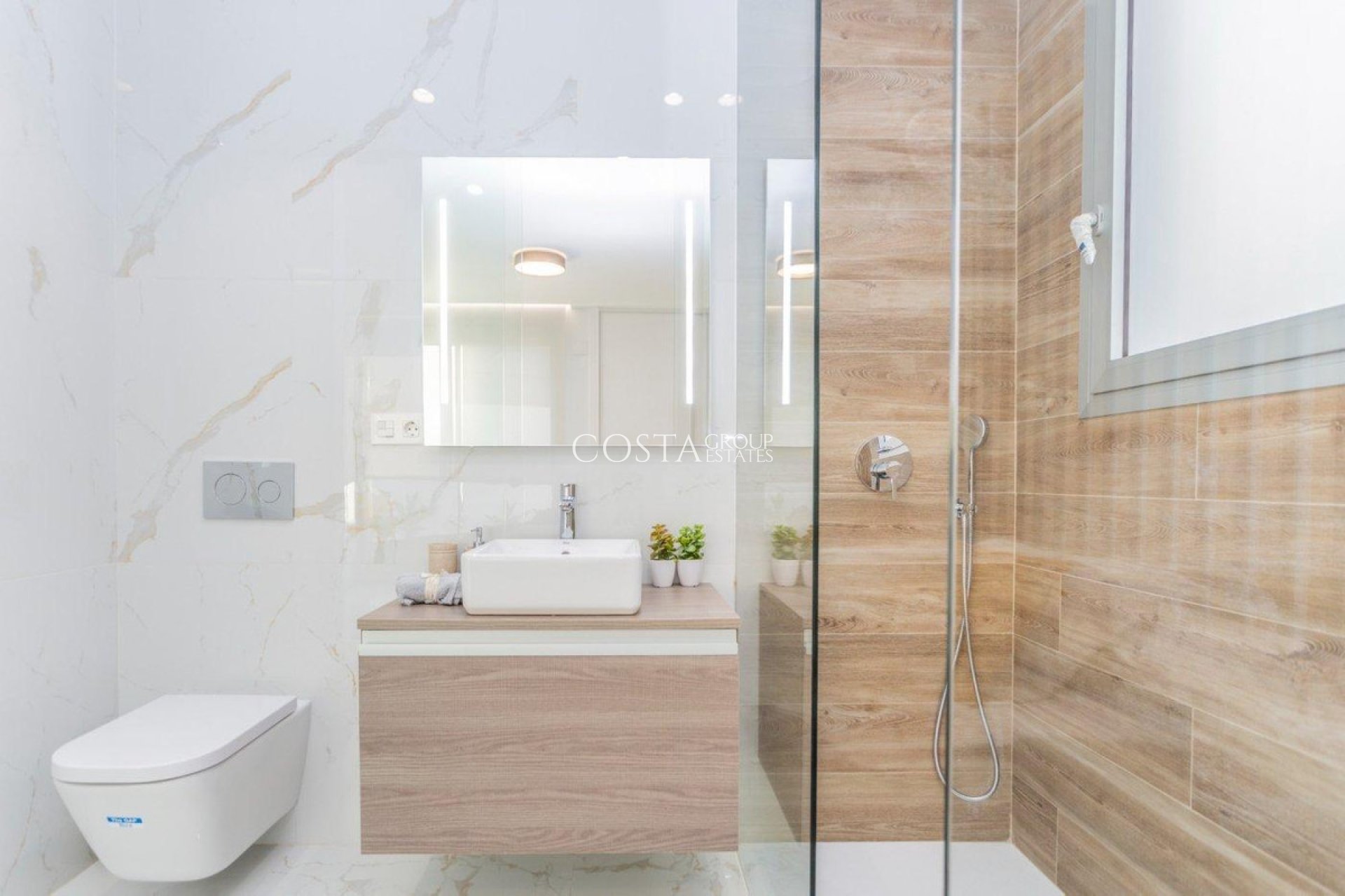 Revente - Villa -
Torrevieja - Torrevieja Centro