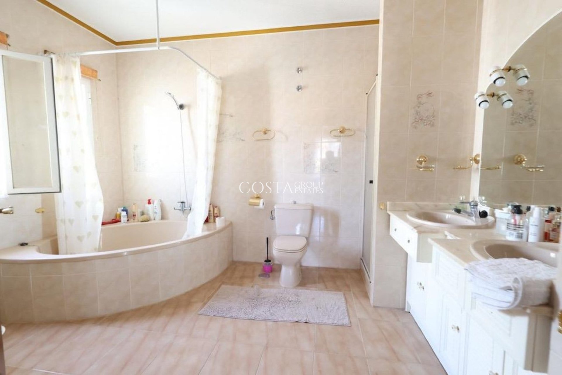 Revente - Villa -
Torrevieja - Torrevieja Centro