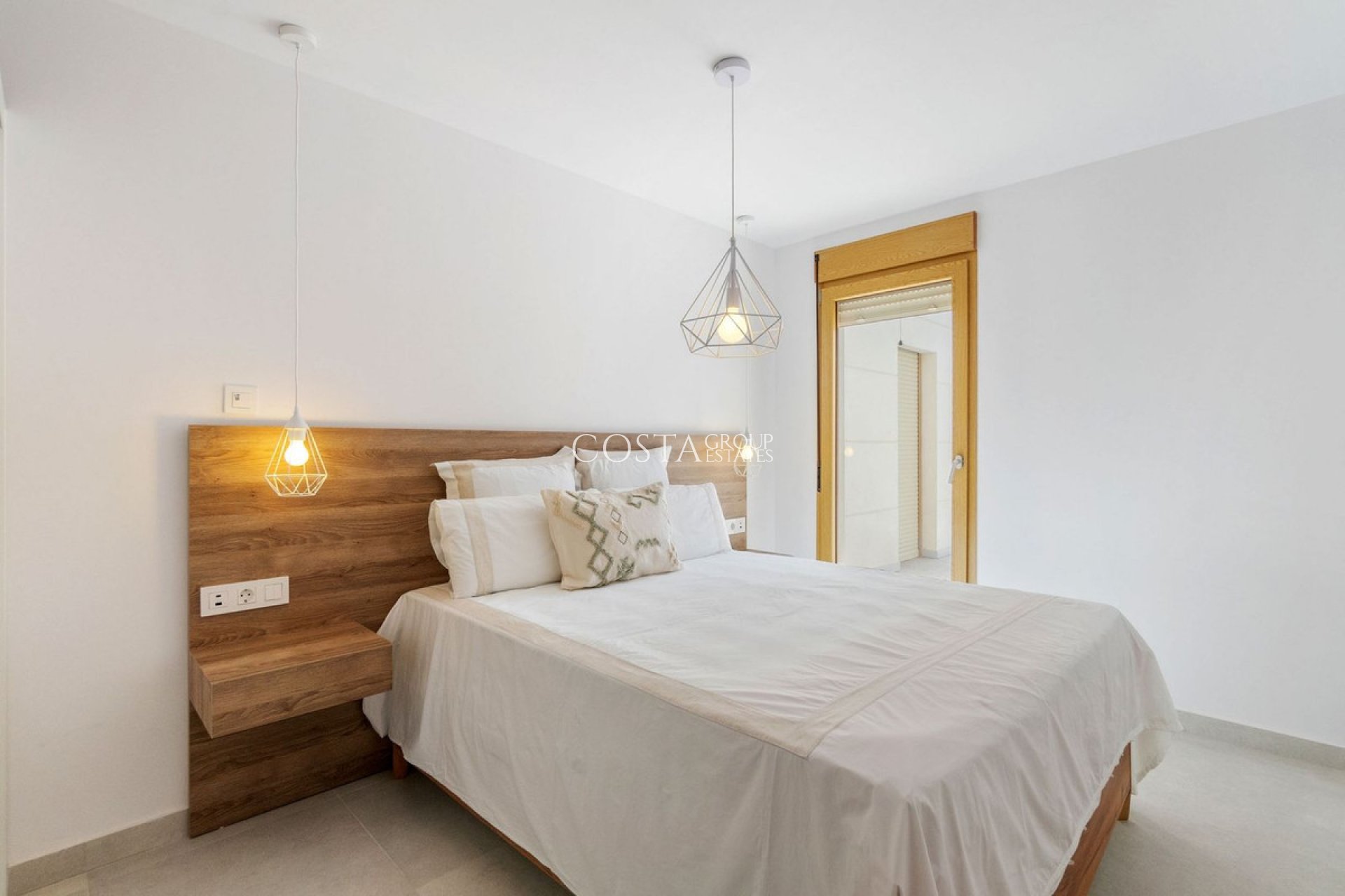 Revente - Villa -
Torrevieja - Torrevieja Centro