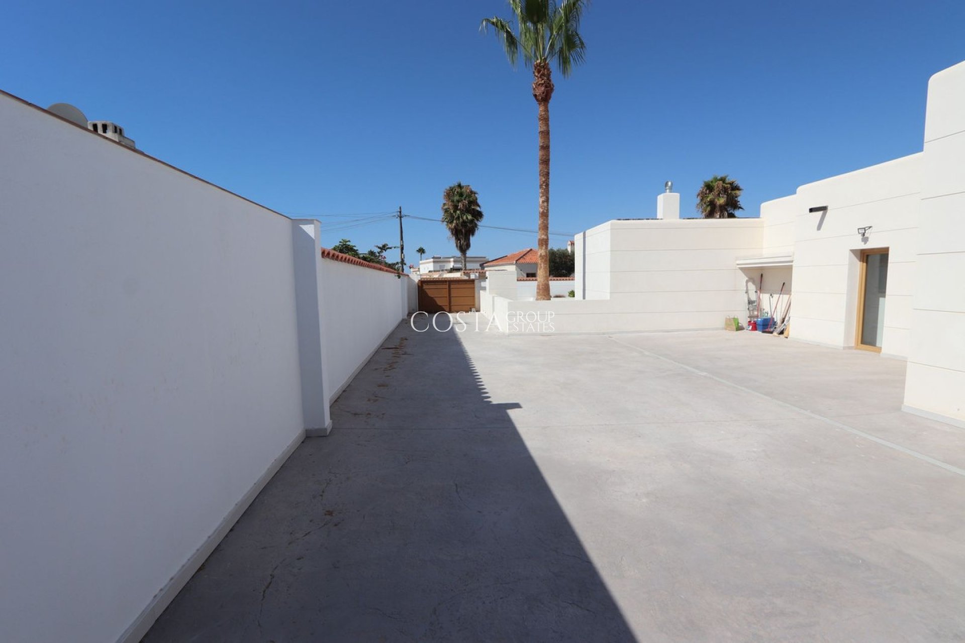 Revente - Villa -
Torrevieja - Torrevieja Centro