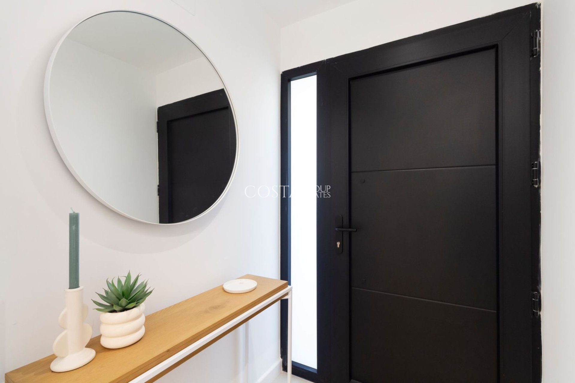 Revente - Villa -
Torrevieja - Torrevieja Centro