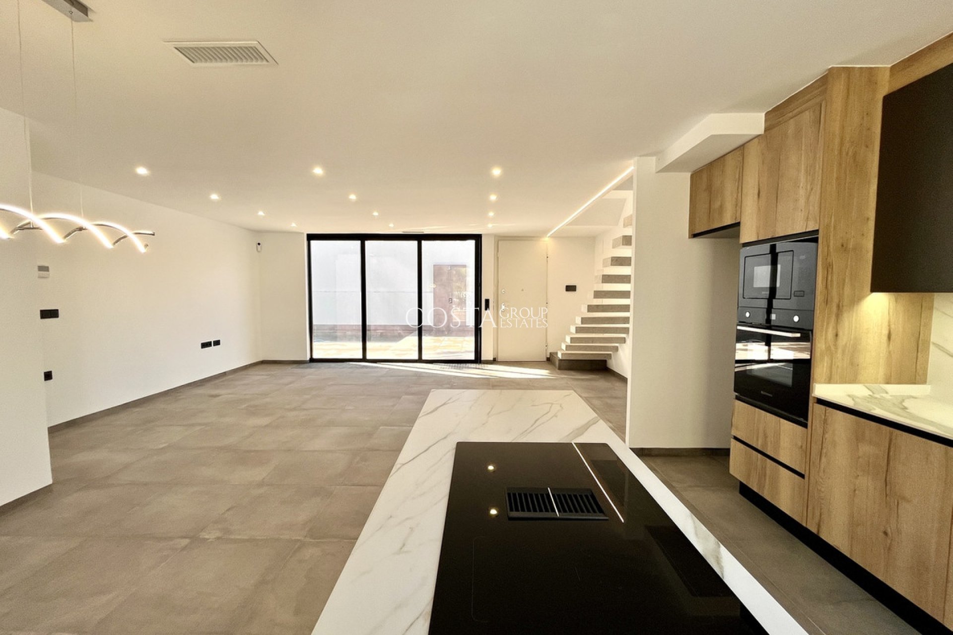 Revente - Villa -
Torrevieja - Torrevieja Centro