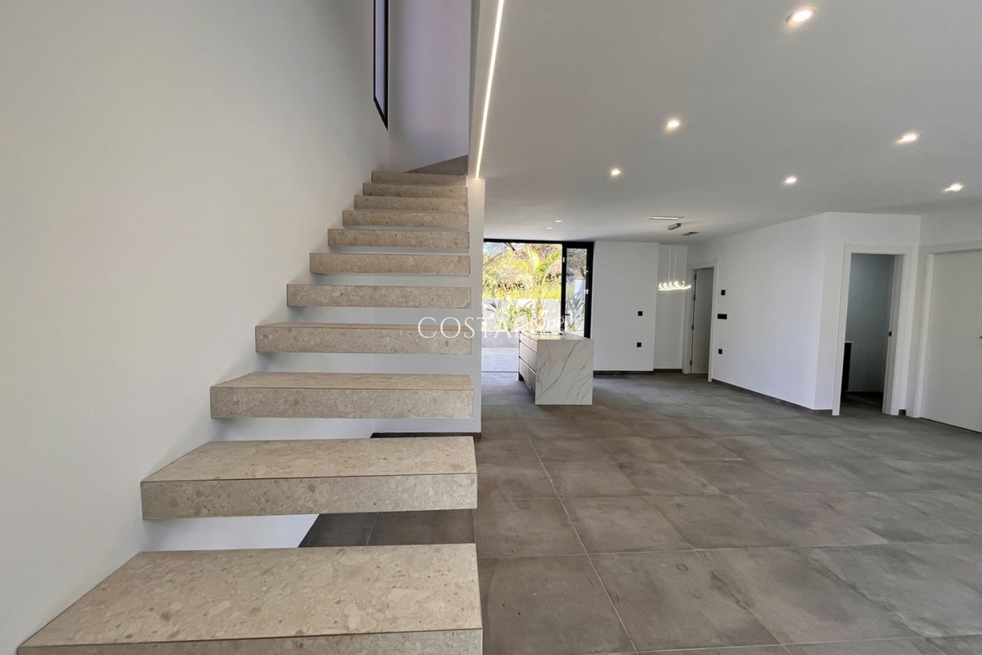 Revente - Villa -
Torrevieja - Torrevieja Centro