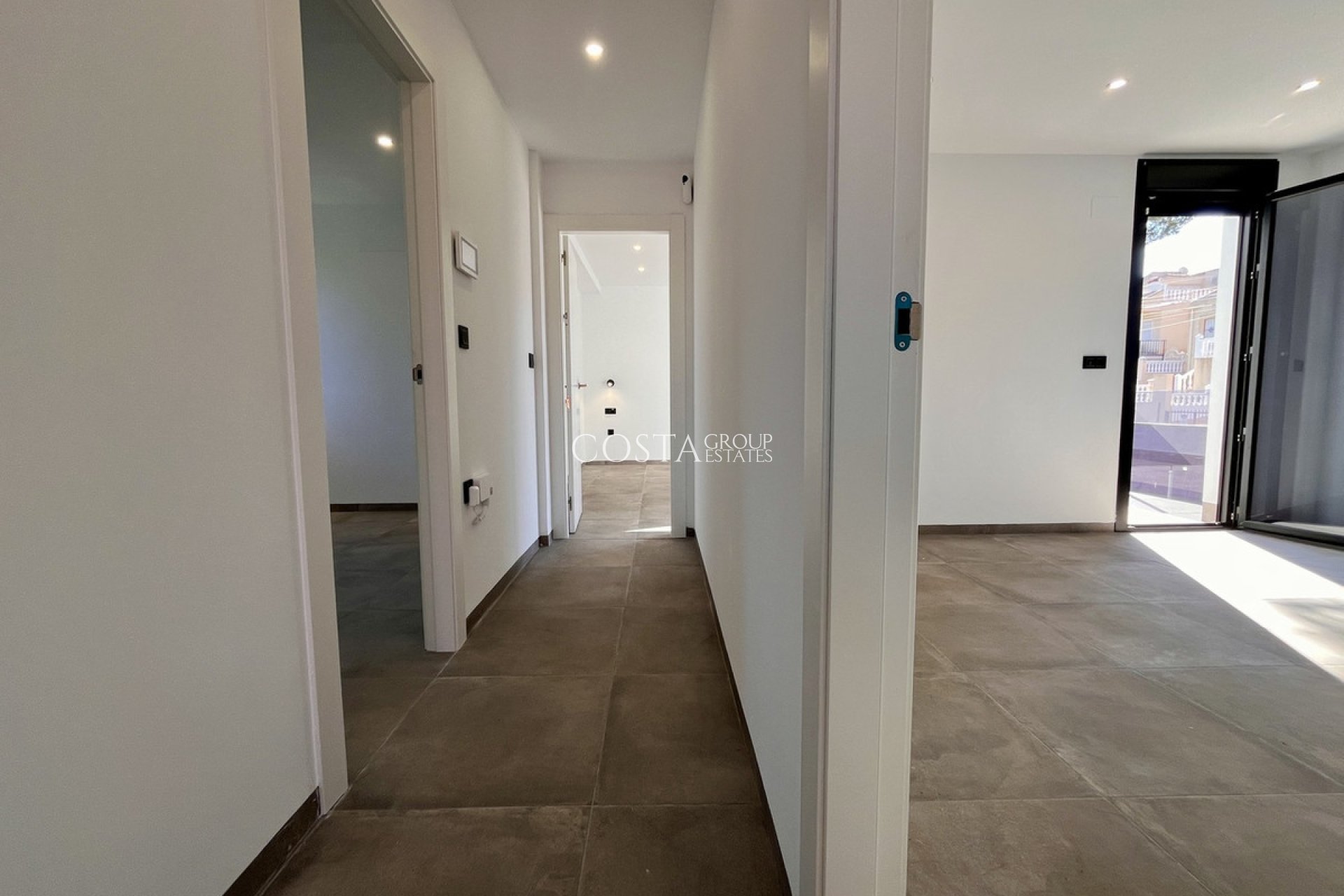 Revente - Villa -
Torrevieja - Torrevieja Centro