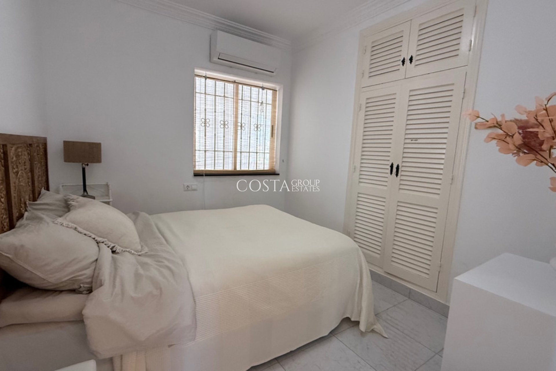 Revente - Villa -
Torrevieja - Torrevieja Centro