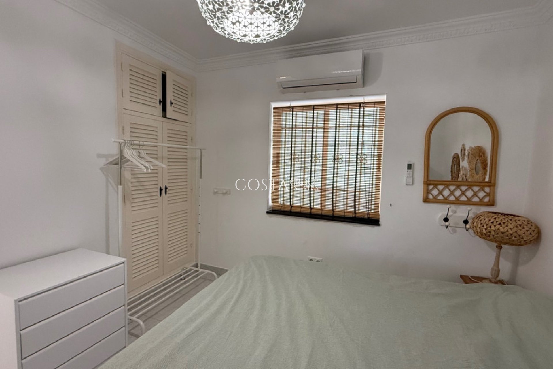 Revente - Villa -
Torrevieja - Torrevieja Centro