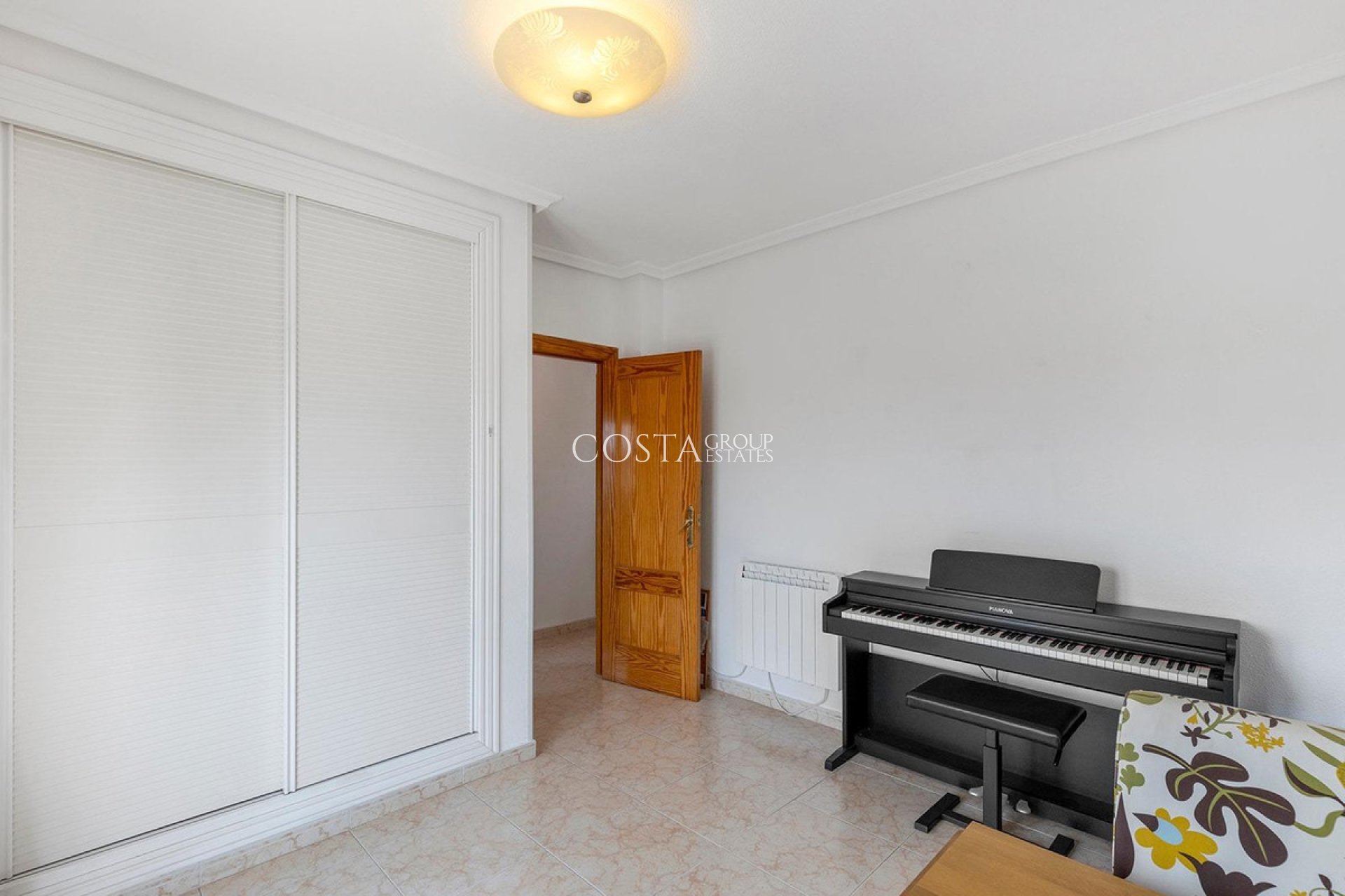 Revente - Villa -
Torrevieja - Torrevieja Centro