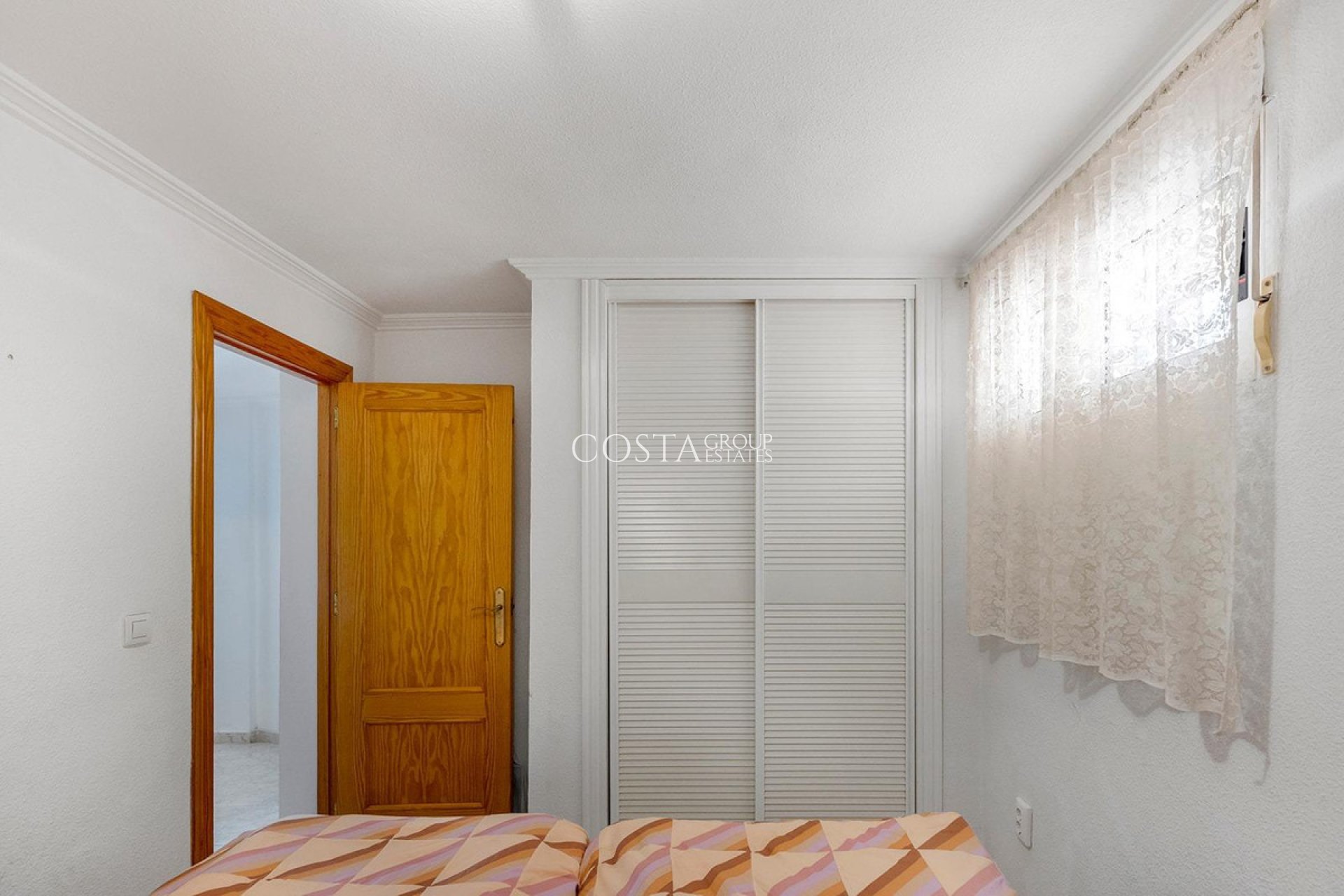 Revente - Villa -
Torrevieja - Torrevieja Centro