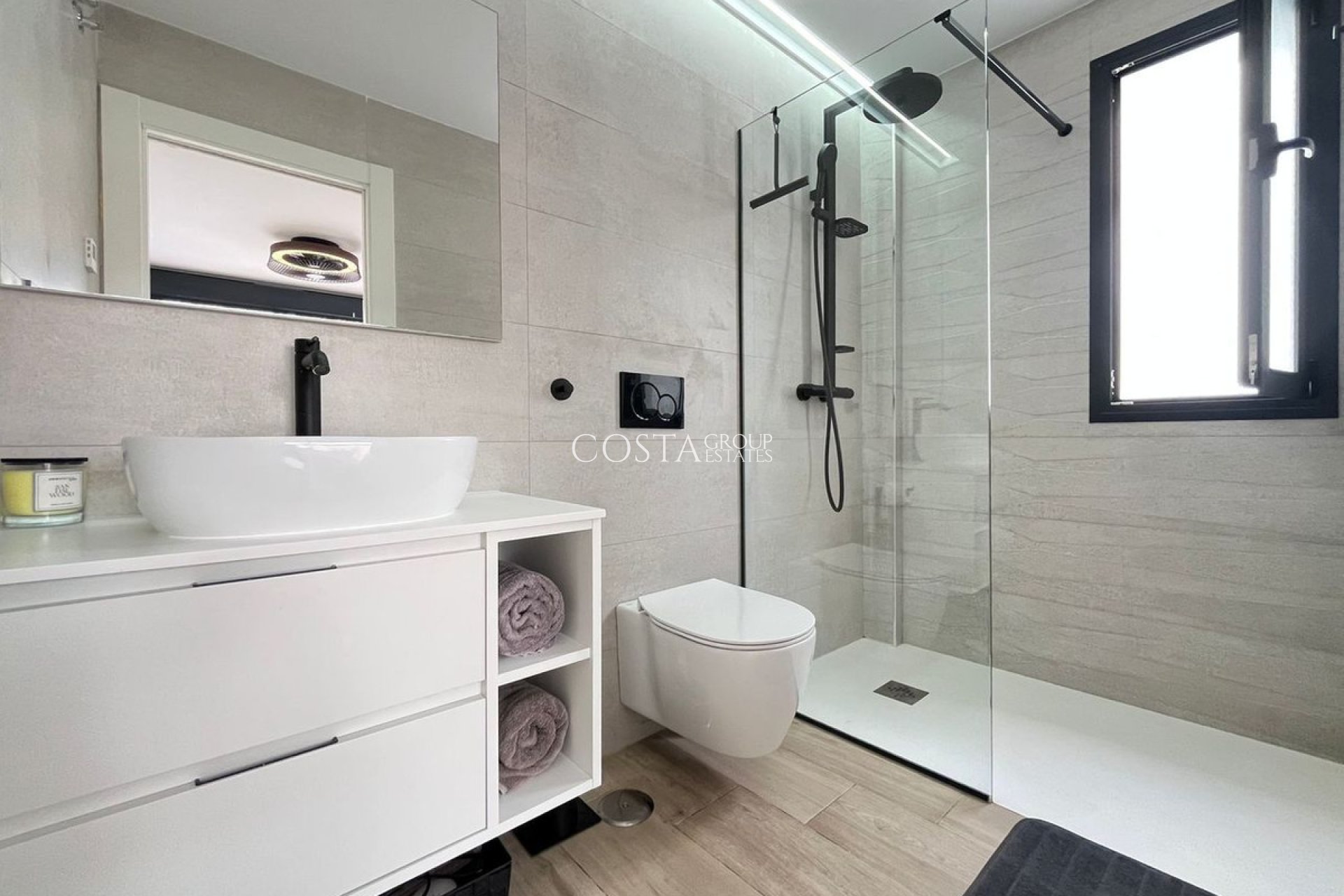 Revente - Villa -
Torrevieja - Torrevieja Centro