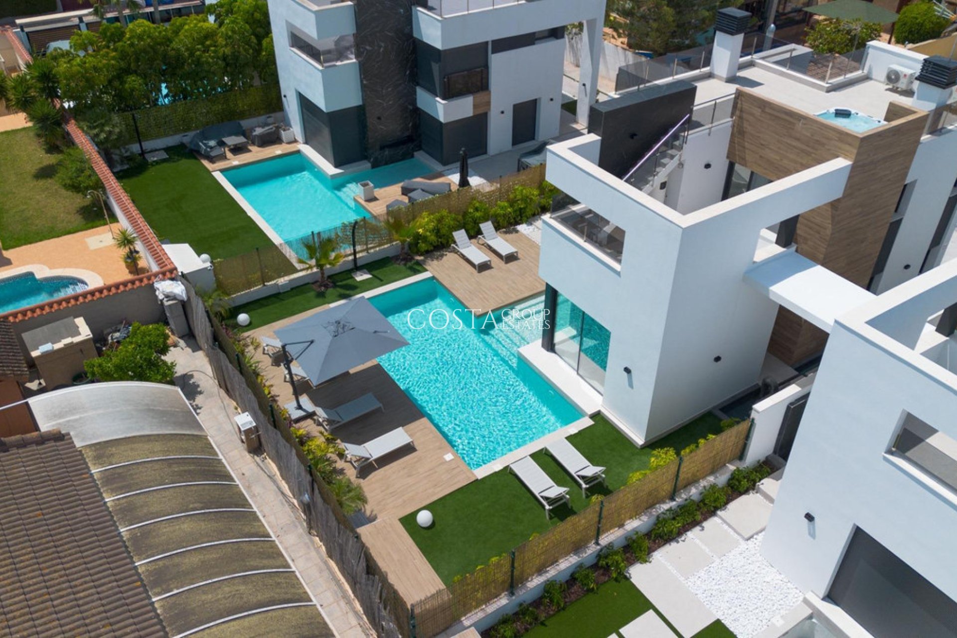 Revente - Villa -
Torrevieja - Torrevieja Centro