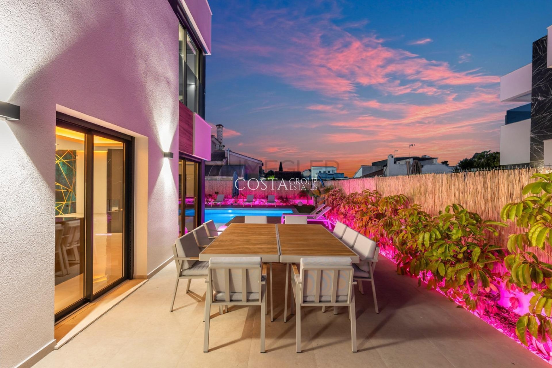 Revente - Villa -
Torrevieja - Torrevieja Centro