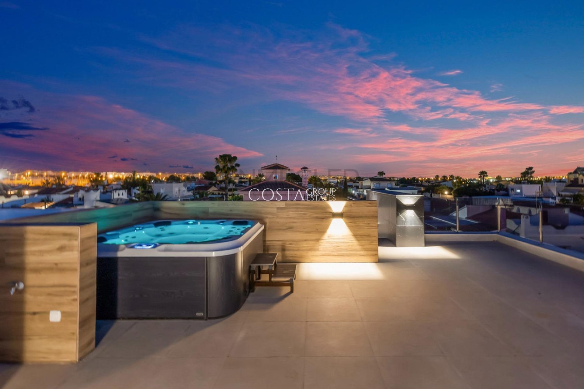 Revente - Villa -
Torrevieja - Torrevieja Centro