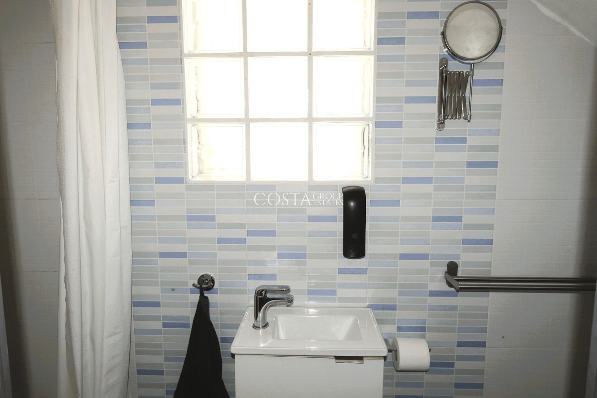 Revente - Villa -
Torrevieja - Torrevieja Centro