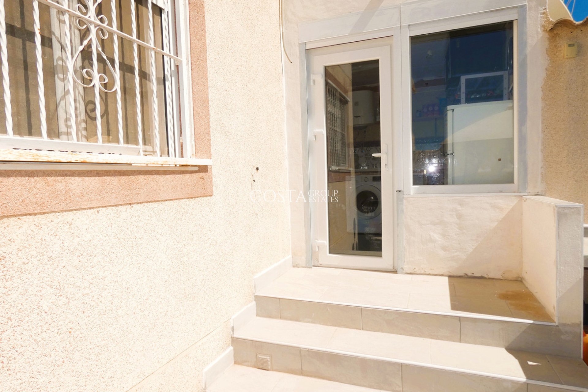 Revente - Villa -
Torrevieja - Torrevieja Centro