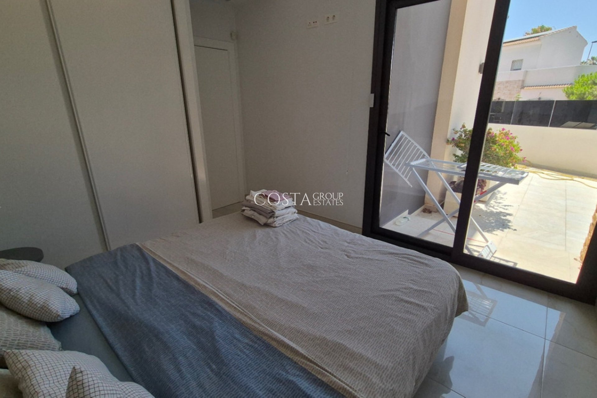 Revente - Villa -
Torrevieja - Torrevieja Centro