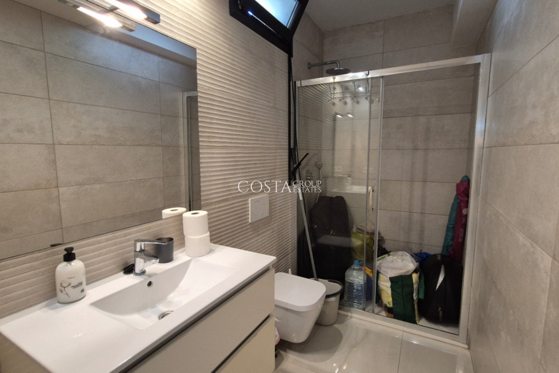 Revente - Villa -
Torrevieja - Torrevieja Centro