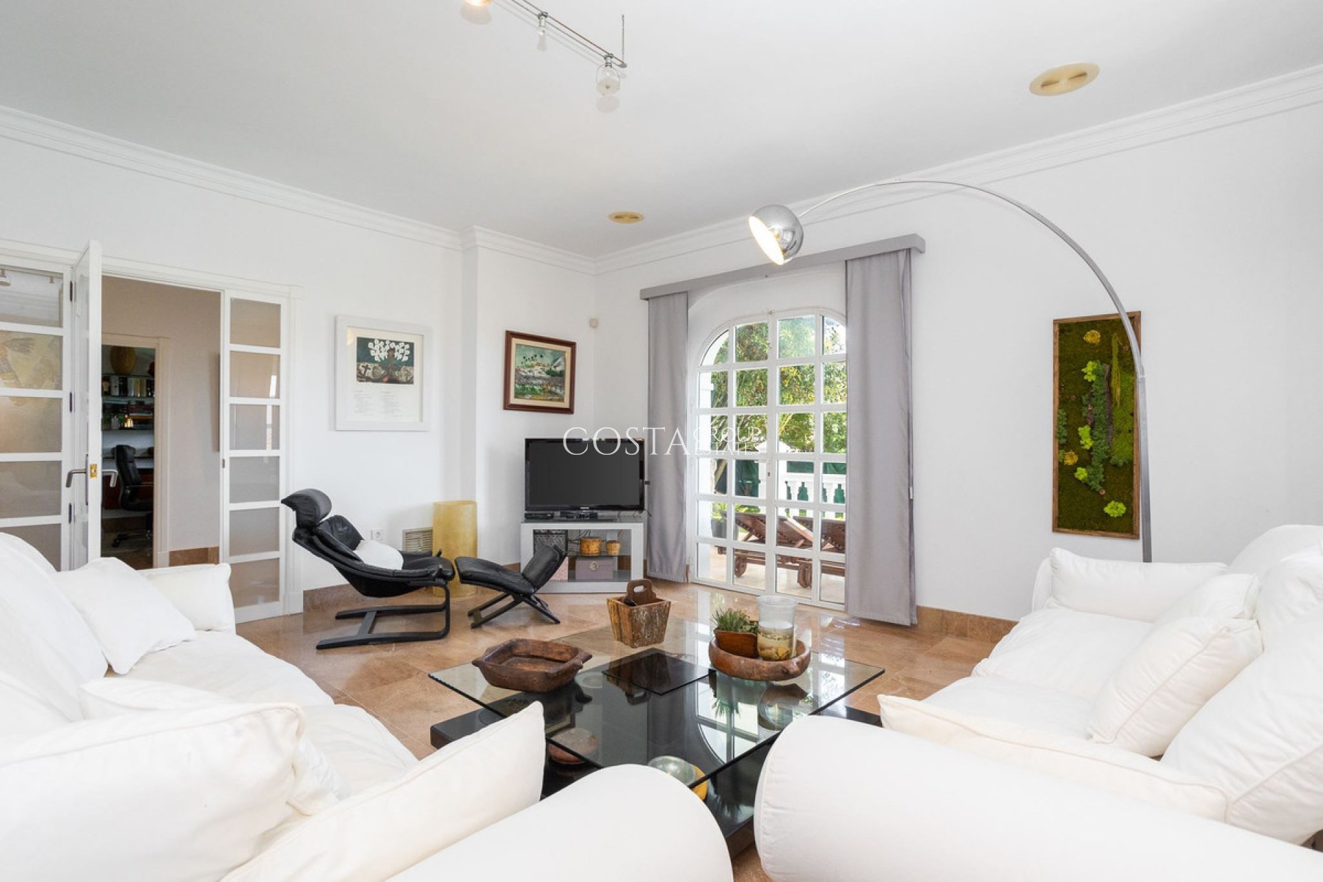 Revente - Villa -
Torrevieja - Torrevieja Centro