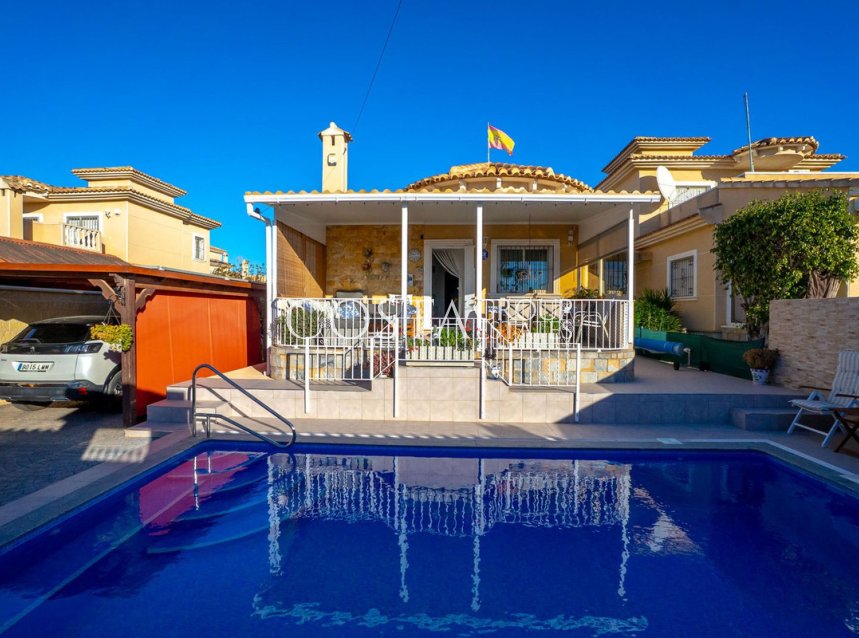 Revente - Villa -
Torrevieja