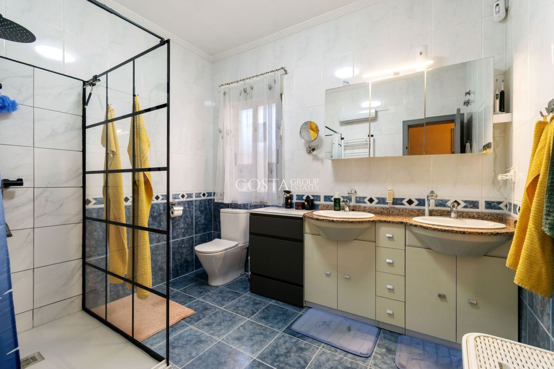 Revente - Villa -
Torrevieja