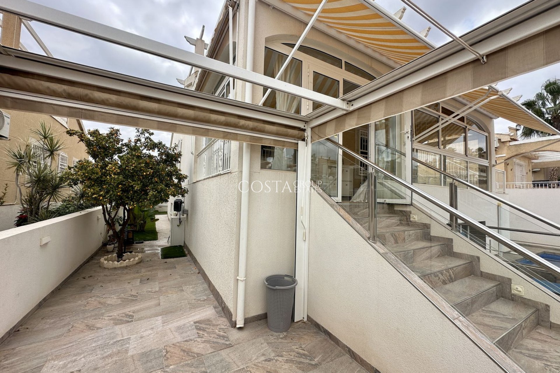 Revente - Villa -
Torrevieja