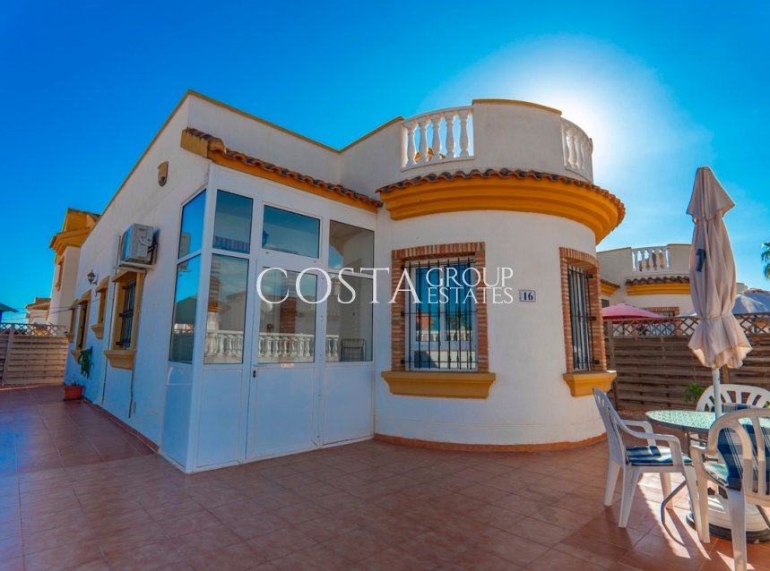 Revente - Villa -
Urbanización El Raso