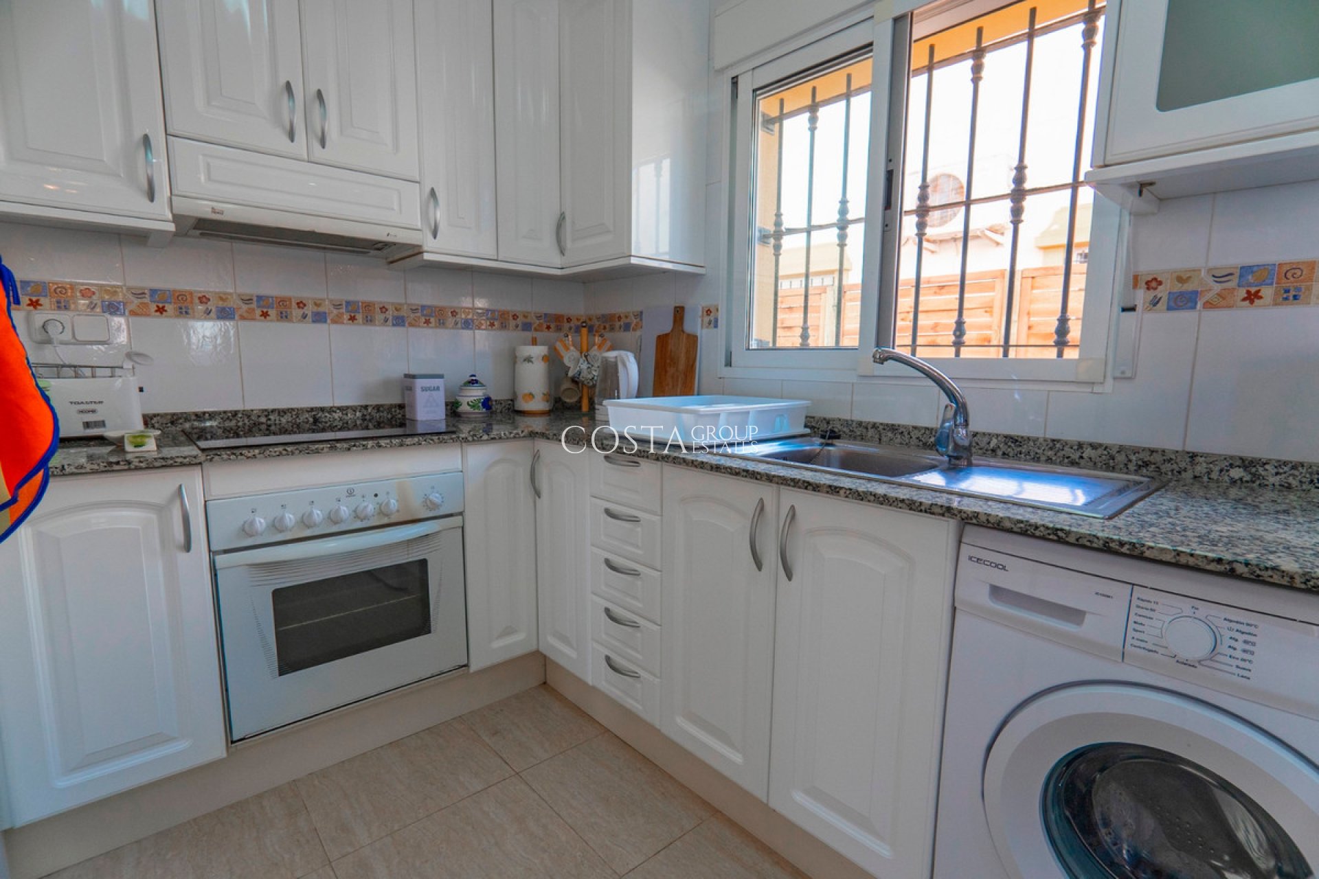 Revente - Villa -
Urbanización El Raso