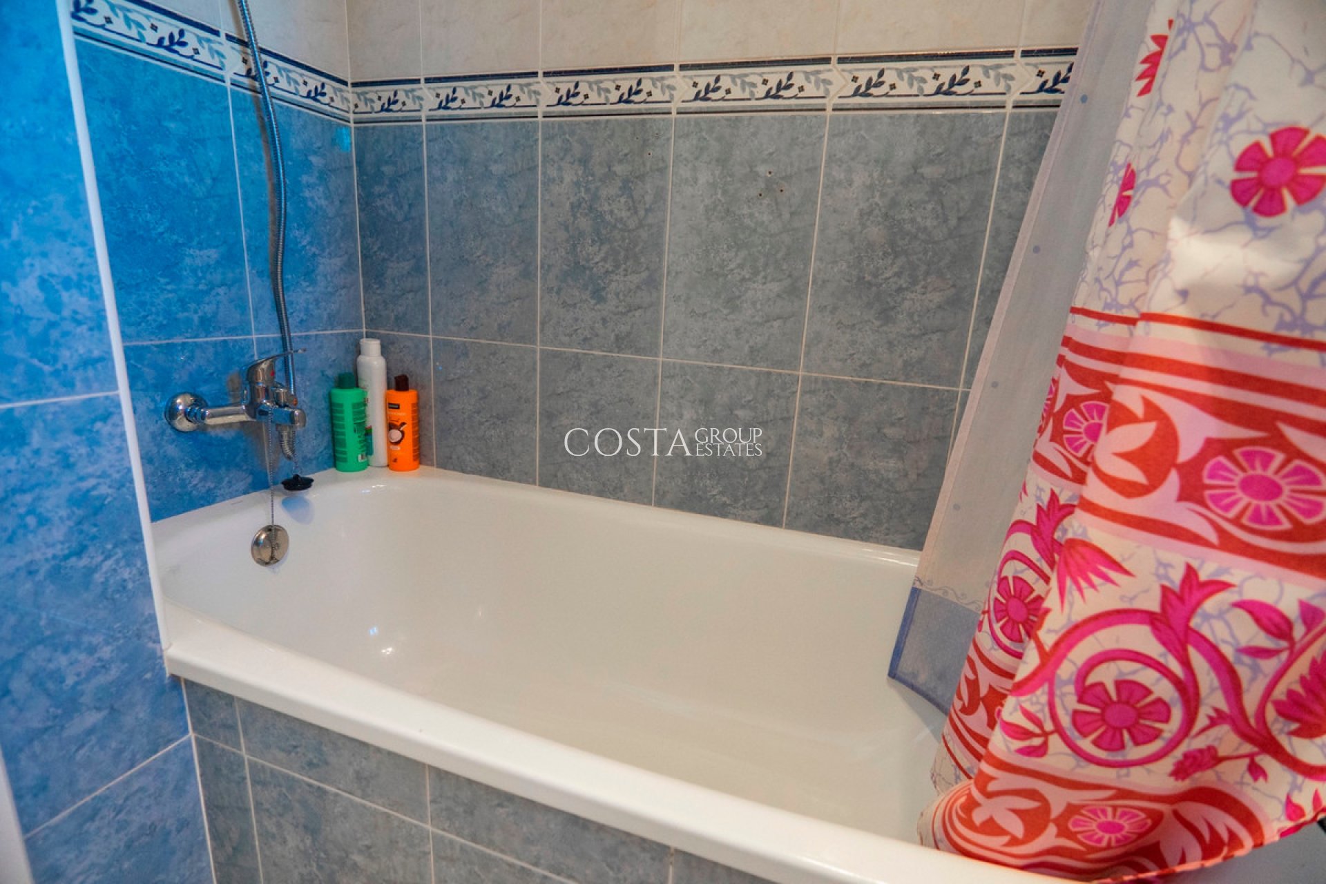 Revente - Villa -
Urbanización El Raso