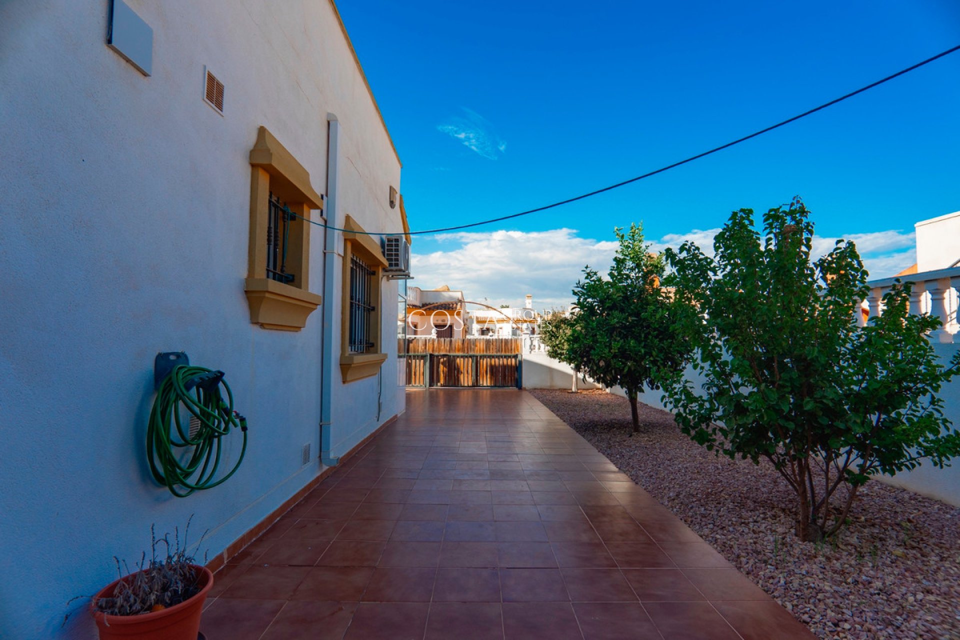 Revente - Villa -
Urbanización El Raso