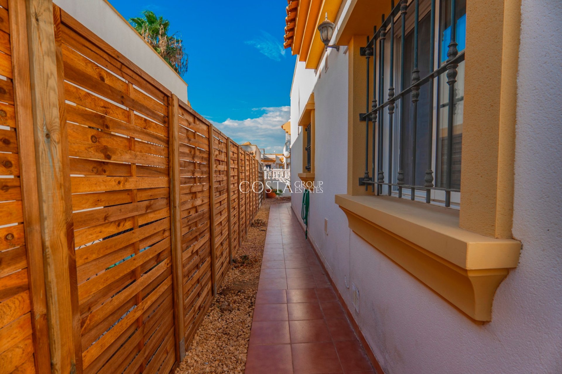 Revente - Villa -
Urbanización El Raso