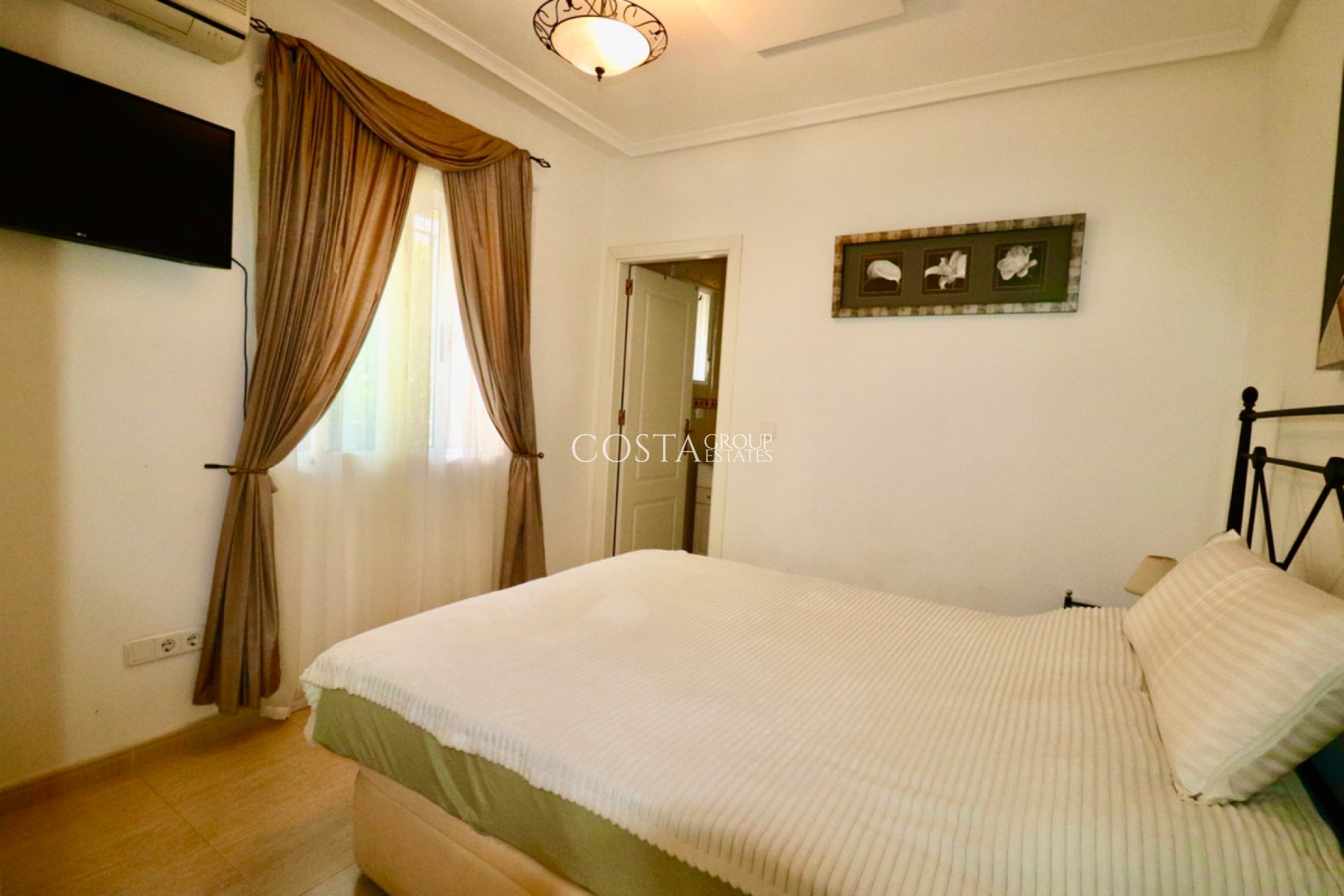 Revente - Villa -
Urbanización El Raso