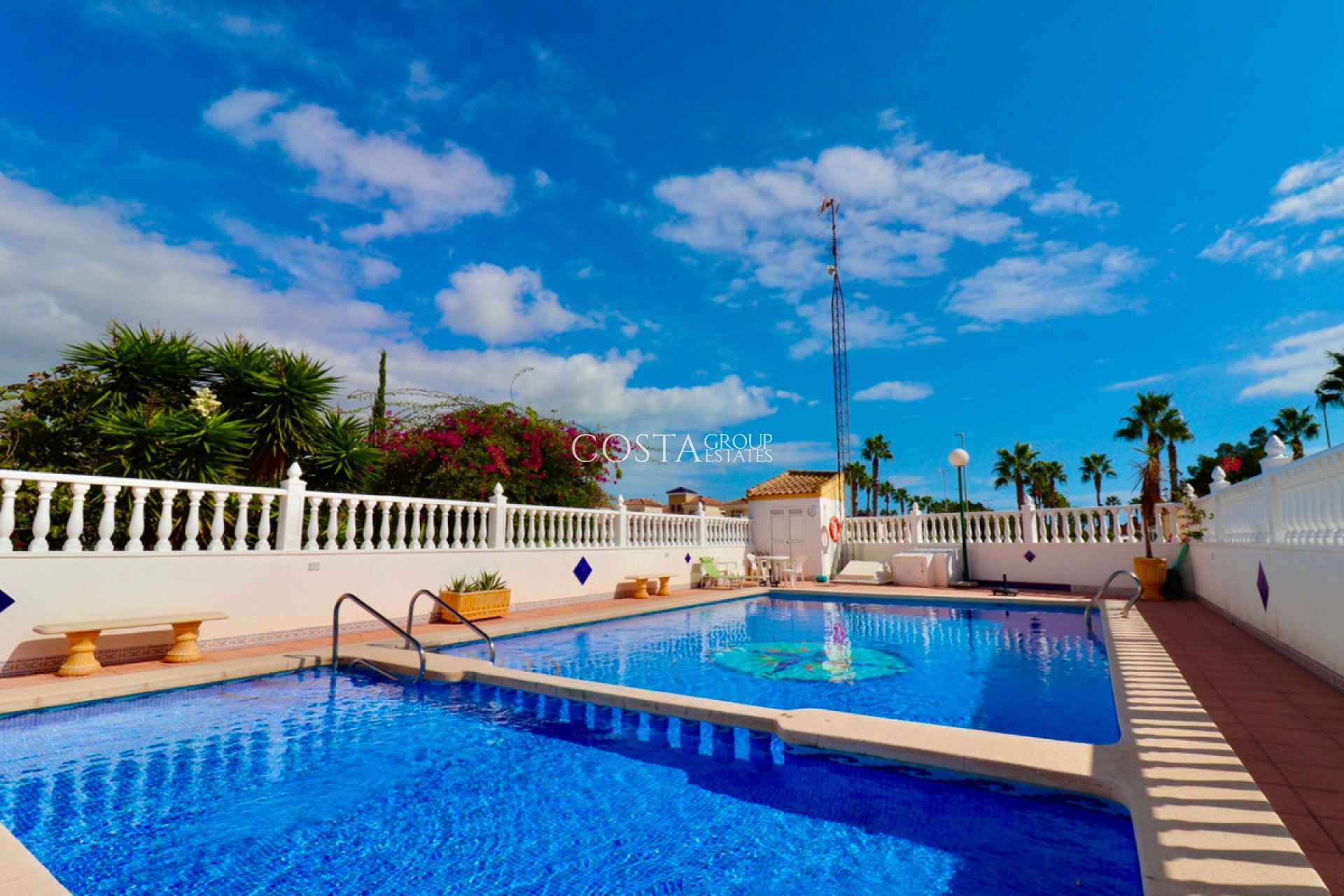 Revente - Villa -
Urbanización El Raso