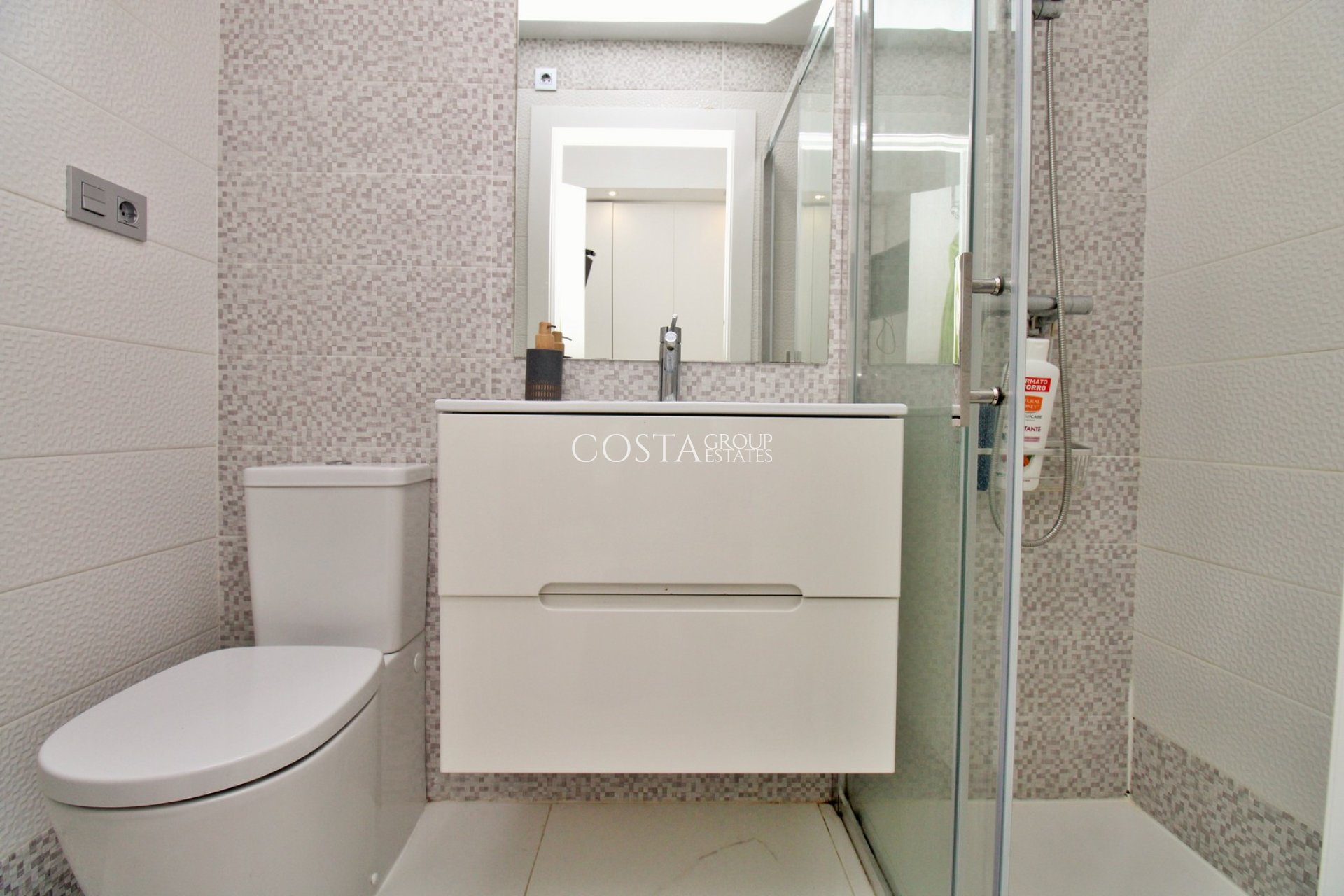 Revente - Villa -
Villamartín