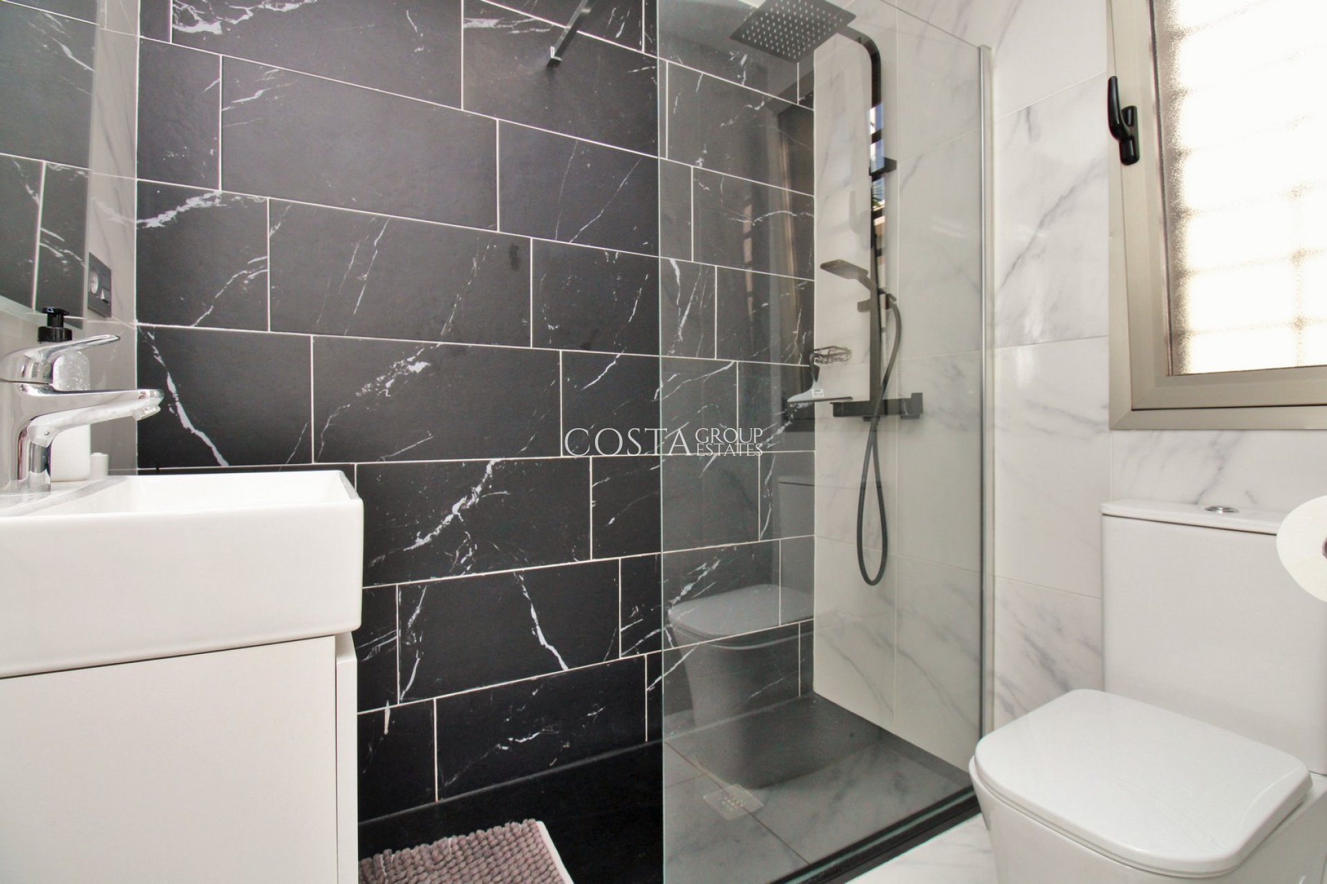 Revente - Villa -
Villamartín