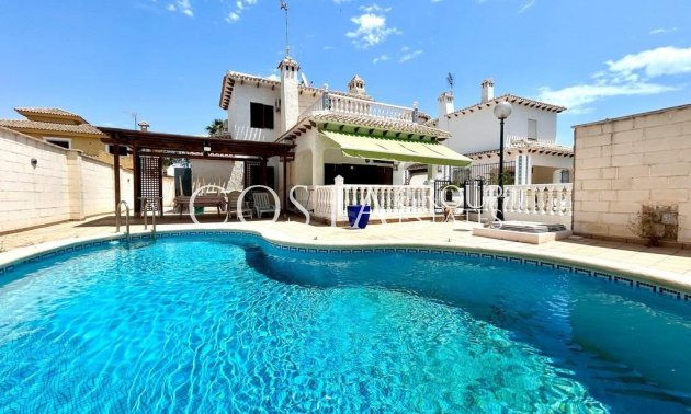 Villa - Herverkoop - Orihuela Costa - La Zenia