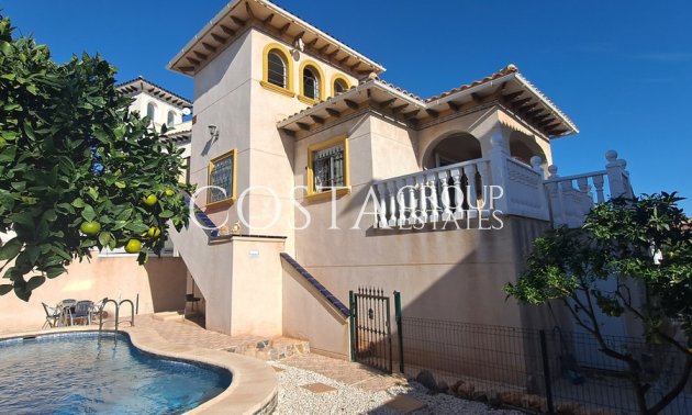 Villa - Herverkoop -
            Orihuela Costa - RO-20366