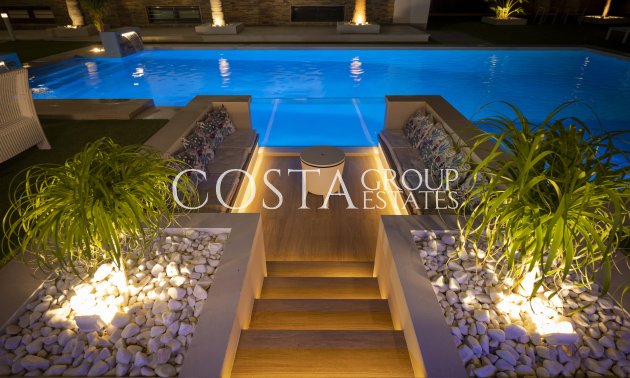 Villa - Neue Gebäude - Jerónimo y Avileses - Jerónimo y Avileses