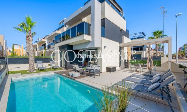 Villa - Resale - Orihuela - Lomas de Cabo Roig